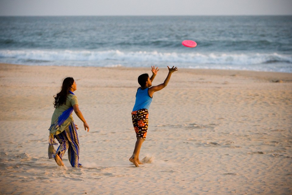 Frisbee on the Beach, India Style